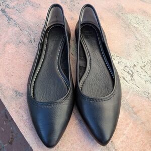 Elegant Black Leather Flats